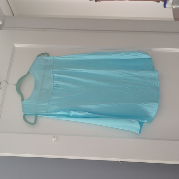 Sky blue top - Picture 3 of 3